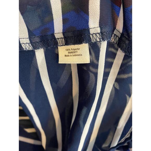 a.n.a A New Approach Blouse V Neck Short Sleeve Blue Stripe Small Sheer - Picture 4 of 7